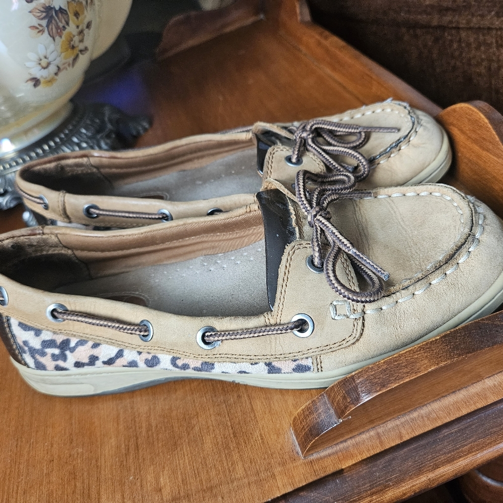 Women's Sperry Size 8